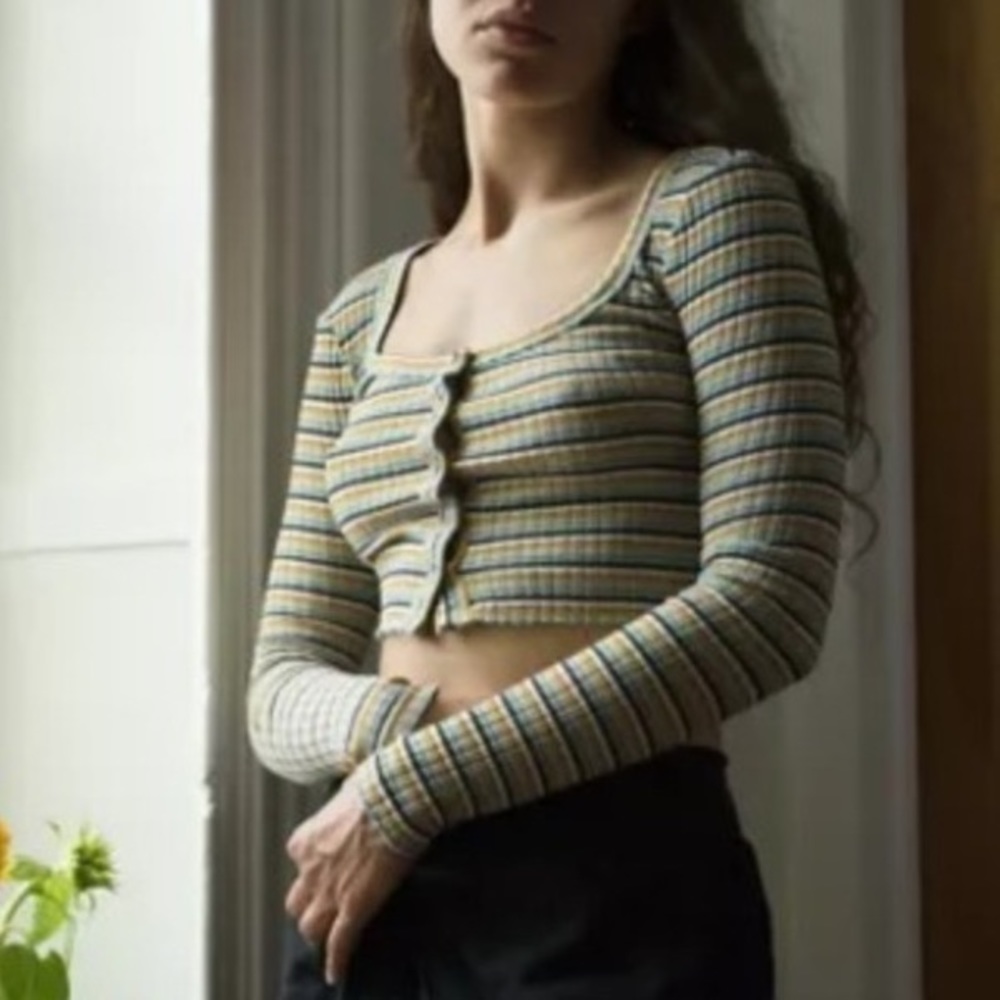 Urban Outfitters. Cropped Cardigan